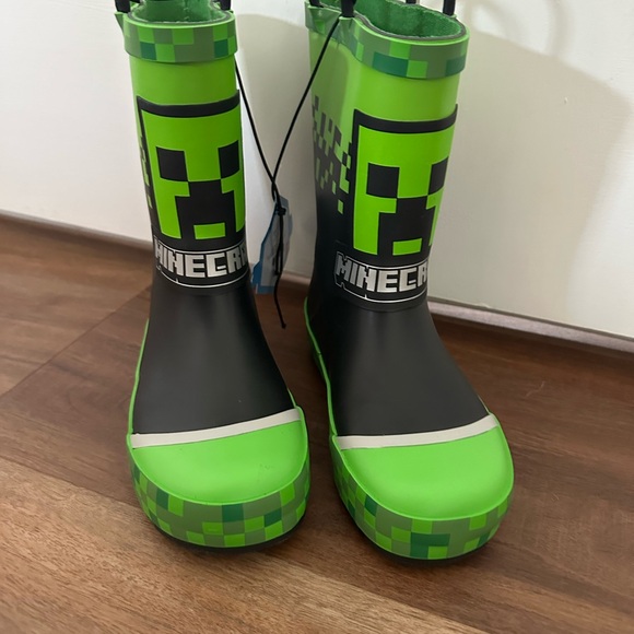 NEW Kid’s Minecraft Rain Boots Kids Size 10/11 NWT - Picture 10 of 10